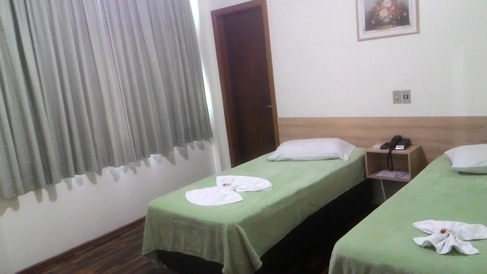 Oyo Hotel Farol Joaçaba Buitenkant foto