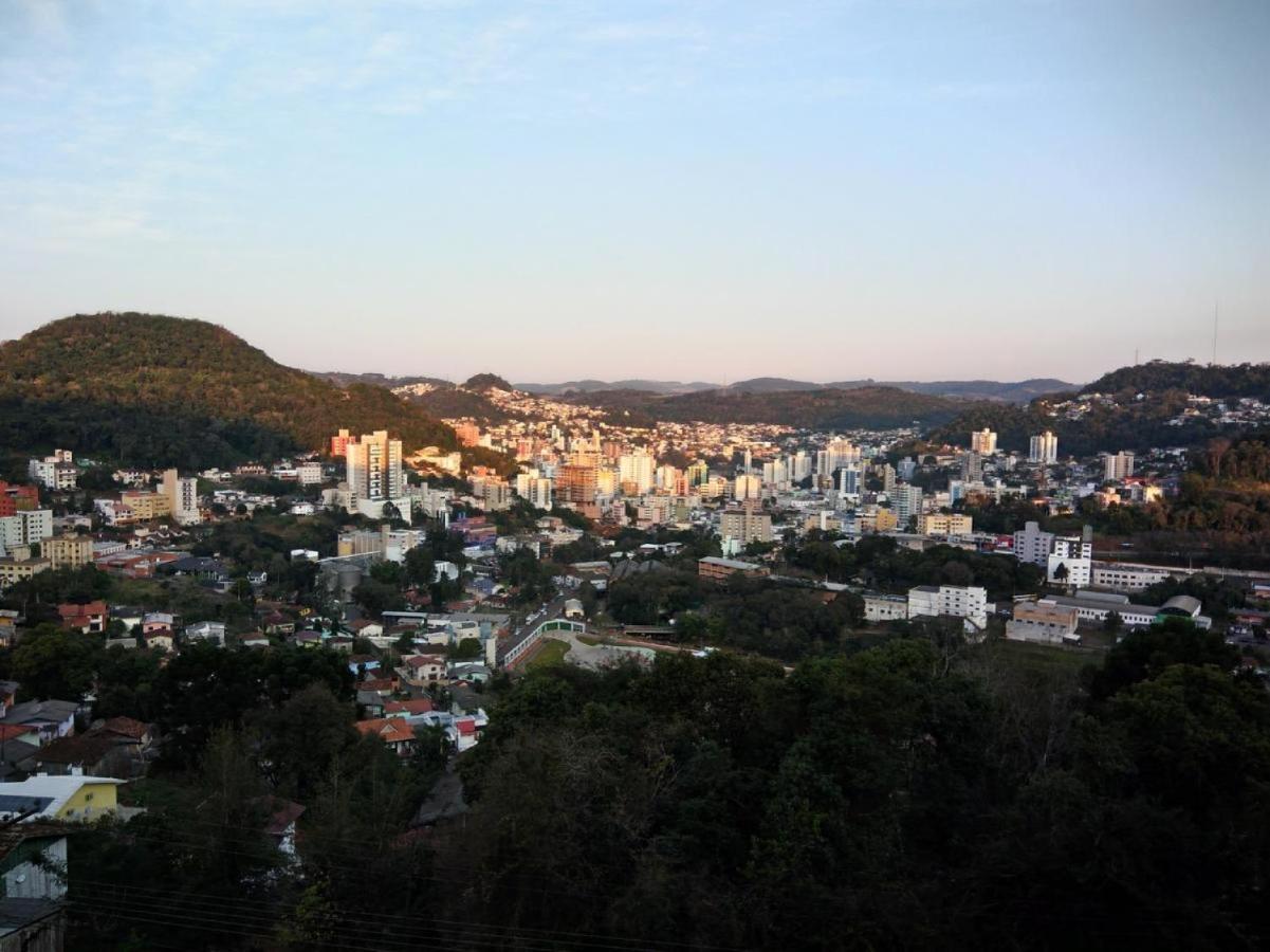 Oyo Hotel Farol Joaçaba Buitenkant foto